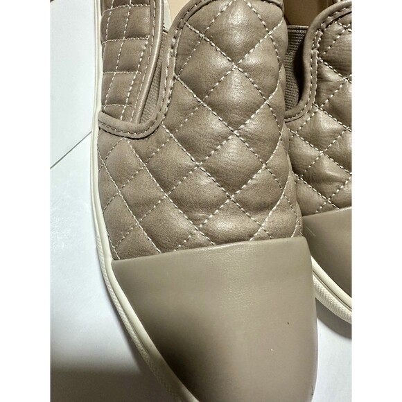 Steve Madden Women's Zaander Quilted Slip-On Sneakers Size 12 - Picture 9 of 9